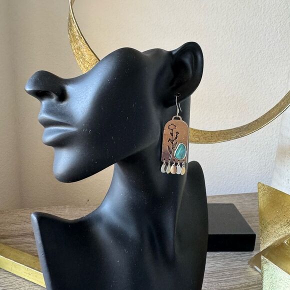 Silver and Turquoise Floral Earrings A1402 - Picture 5 of 5